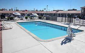 Red Roof Inn  2*